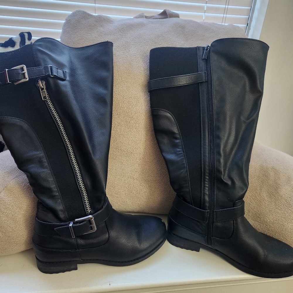 Black Knee-High Boots with Zipper Detail